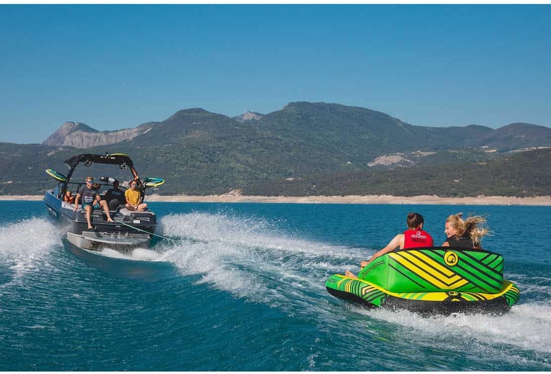 Bouée tractée canapé Spinera Just Fun 2 - Vert 3 Bouée tractée canapé Spinera Just Fun 2 - Vert – Image 3